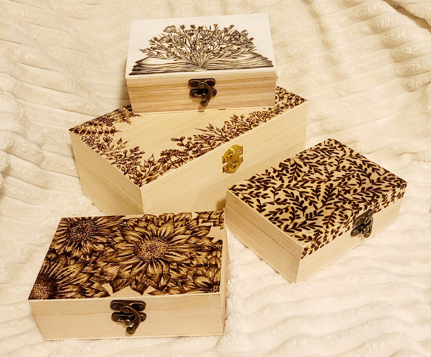 Keepsake & Jewelry Boxes
