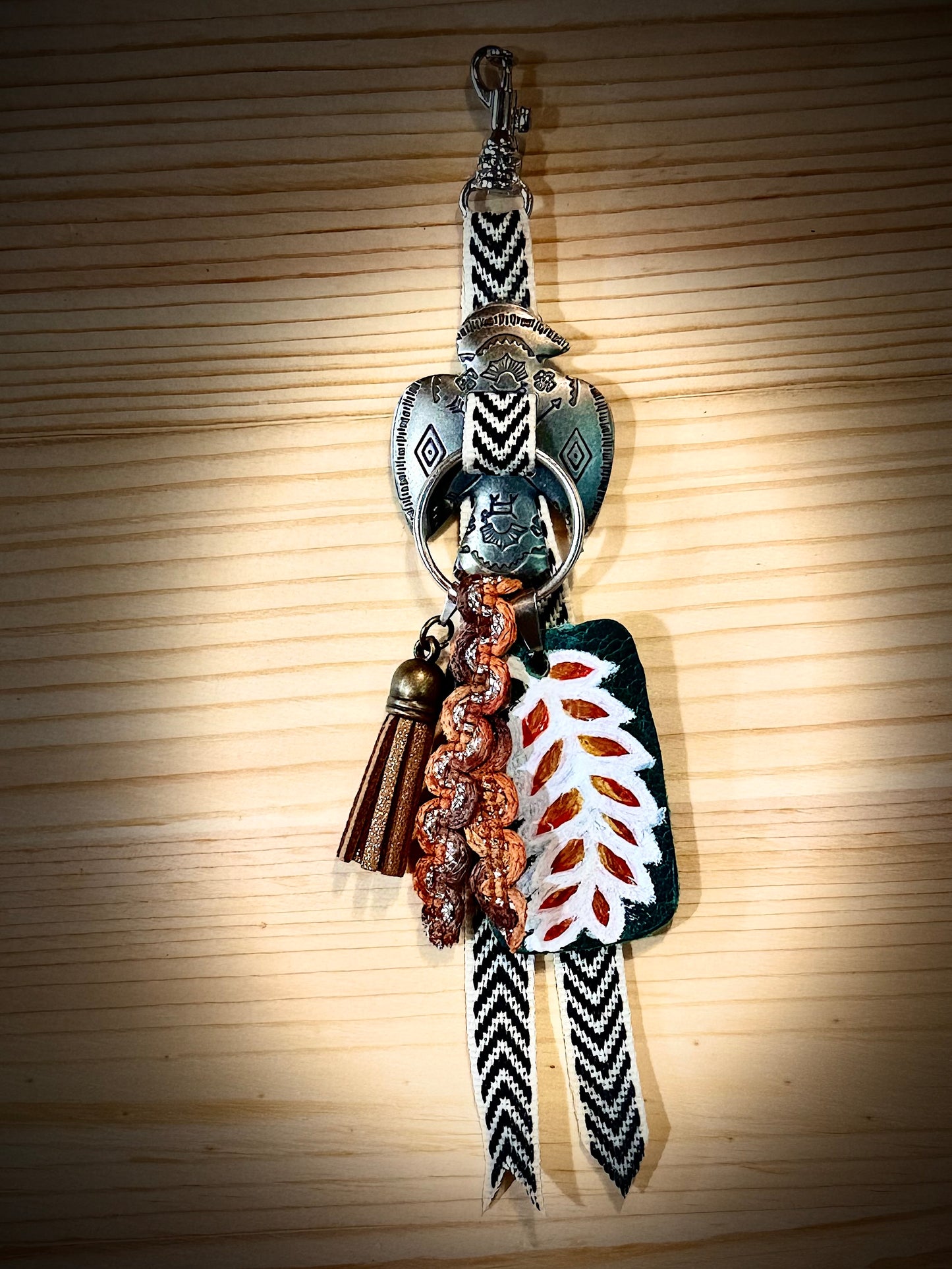 Native Style Conch Cluster Keychain & Bag Charm